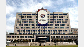 尹 동선, 김건희 팬클럽에 유출 논란…대통령실  “재발 않도록 조치” 사과