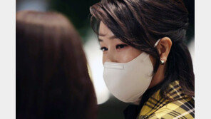 김건희 여사, 비공개 수해복구 봉사…마스크써 주민도 몰랐다