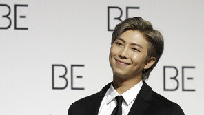 세계적인 스타에서 예술 후원자까지…NYT, BTS 리더 RM 조명