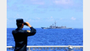 美 군함2척, 대만해협 통과…中 동부전구 즉각 반발