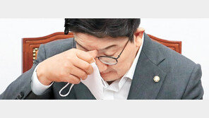 與, 새 비대위 출범 전까지 ‘권성동 대행’… 당내 “權 퇴진, 새 원내대표 뽑아야” 반발