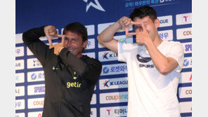 아직 배고픈 콘테 “토트넘이 EPL 우승하려면 이적시장 2번 더 필요”