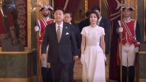 대통령실 “‘김 여사 장신구 현지서 빌렸다’ 설명한적 없어…유감”