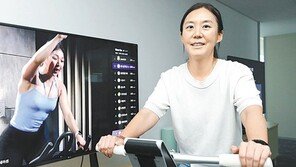 혼자하는 ‘홈트’의 진화 “헬스장 현장감 그대로” 