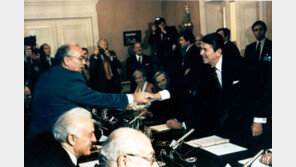 냉전 종식 주인공 고르바초프 별세…‘철의 장막’ 걷어내고 국제질서 바꾼 6년 9개월