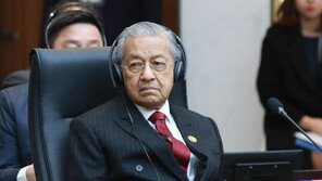 97세 마히티르 전 말레이시아 총리, 코로나 확진 후 입원