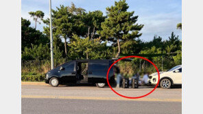 ‘차 3대+그늘막’ 도로 한복판 점령한 일가족…캠핑 즐기다 경찰 출동