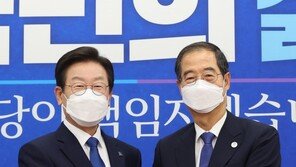 이재명 “초대기업 세금 왜 깎나”…한덕수 “어려운 사람에 돌아갈것”