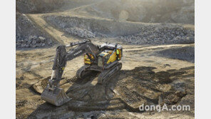 볼보그룹코리아, 100톤급 초대형 굴착기 ‘EC950F’ 출시… “작업효율 스케일 차별화”