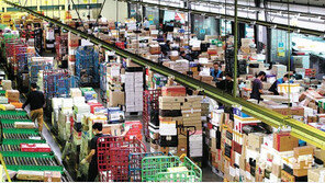 추석 앞두고 분주한 물류센터