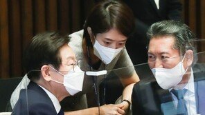 권성동 “이재명-쌍방울 검은 커넥션” 李 “내복 하나 사입은 것밖에 없다”