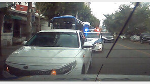 “엄마라고 불러”…지적장애인 협박해 대출금 빼앗은 일당 검거