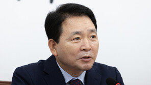 성일종 “윤리위 서두른 면 있어…이준석 억울해도 선 넘지 말아야”