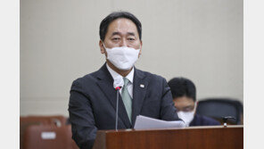 노조 시위로 첫 출근 무산…김태현 국민연금 이사장 취임식도 연기