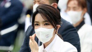 대통령실, 김건희 주가 거래 녹취록 보도에 “날조·허위…법적 조치”