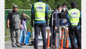 “집회자유 침해” vs “교통방해만 제재”…文사저 경호구역 확대 법정공방