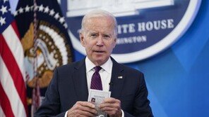 바이든 “美근로자들 일터로 다시 돌아왔다…일자리 점점 증가”