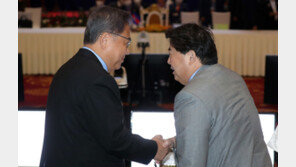 박진 “한일관계 개선 물꼬”…하야시 “한국은 중요한 이웃”