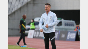 벨 감독 “피지컬 강한 자메이카 상대로 몸 던지는 모습 긍정적”