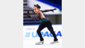 ‘여자 피겨 기대주’ 권민솔, 국제 무대 데뷔전서 은메달