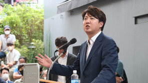 尹의 ‘자유’ 빌려 맞선 이준석 “대구는 다시 죽비 들어달라”