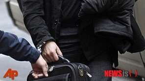 호도르코프스키 “서방, 우크라에 더 많은 무기 공급 안하면 푸틴 승리”