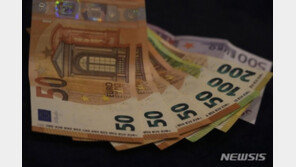 유로화 환율 0.99달러 선 붕괴…20년 만에 최저