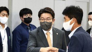 권성동 “이준석, 국민·당원 어떻게 생각할지 자중자애해야”