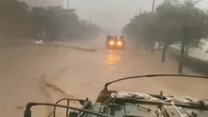 400㎜ 물폭탄 포항에 장갑차 출동…고립 시민 구출작전(영상)