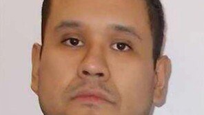 10명 살해 캐나다 흉기난동범 1명 숨진 채 발견…동생은 도주