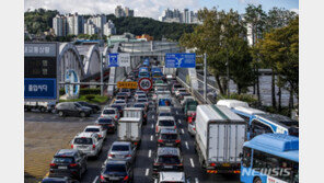 출근길 서울 곳곳 마비…“1시간반 동안 700m도 못가”