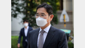 英 가는 이재용, ARM 인수설 다시 고개…“인텔과 손잡을 수도”