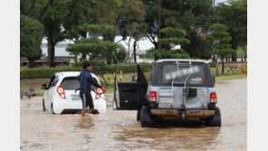 힌남노 덮친 경주에 나타난 ‘아쿠아맨’…침수車 8대 구했다