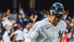 MLB선 에런 저지… 양키스 오른손타자 타이 54호