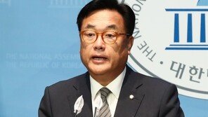 與 정진석 비대위 전환…‘윤핵관’ 권성동, 사퇴 수순