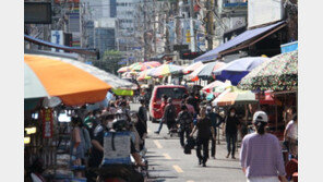 ‘힌남노 물폭탄’ 포항 전통시장 상인들, 추석대목 앞 망연자실