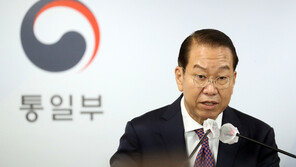 윤석열 정부 첫 대북 회담 제의…북한 호응 가능성은 낮아