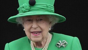 英 엘리자베스 여왕, 96세로 서거…“평화롭게 눈 감아”