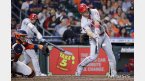 트라우트, 5경기 연속 홈런에도 에인절스는 역전패