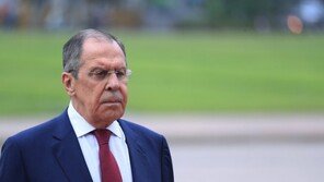 러시아 하르키우 철군후 러 외무장관 “협상 포기 안해”