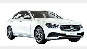 벤츠 “고급화로 승부”… BMW “라인업 다양화”