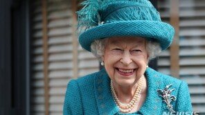 英 엘리자베스 장례 열흘 간 국장…윈저성 교회 지하서 영면