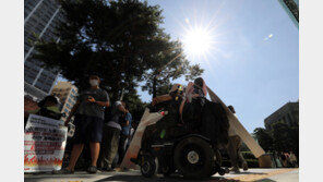 전장연 “이제는 국회로”…오늘 ‘지하철 출근길’ 집회 재개