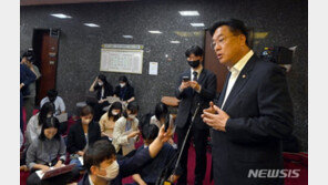 與 “‘이준석 가처분’ 심문 준비, 내일까지 가능하지 않다”