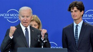 바이든 ‘바이오 패권’ 선언… “세계 어떤 곳에도 의존할 필요 없다” 