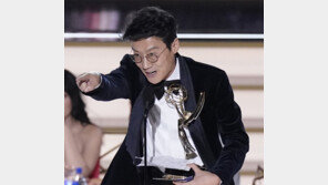 황동혁 “나는 답이 아니라 문제를 제기하는 사람”