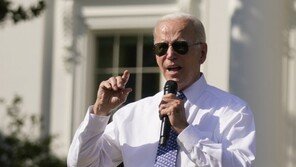 바이든, IRA 통과 자축 “우리 국가 역사상 가장 중대한 법”