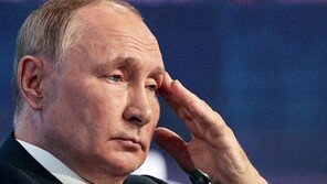 ‘푸틴 사임 요구’ 러 시의원 50명 가까이로 늘어…크렘린 “선 지켜라”