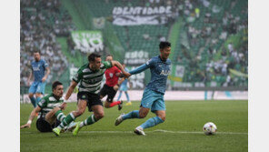 손흥민, ‘8경기째 골 침묵’ 속 교체 아웃…토트넘은 시즌 첫 패배