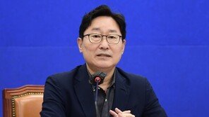 김건희 특검 반대한 조정훈에…박범계 “국회 어떻게 들어왔나”